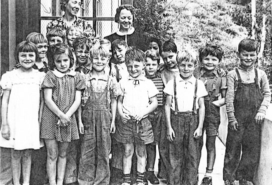 Historic Photo of Wonderland School Children in the 1940's